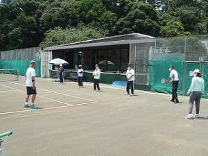 「手ぶらdeテニス in実籾テニスコート」が始まりました！